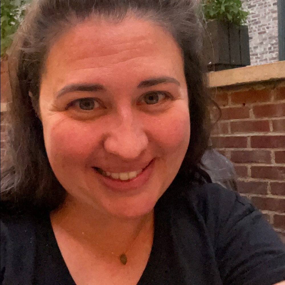 Meet your Posher, Nicole